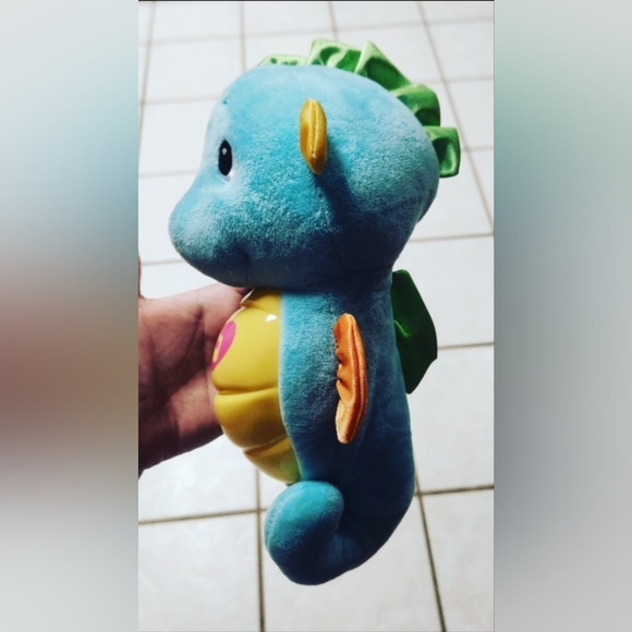 Fisher Price Ocean Wonders Soothe & Glow Seahorse Night Lights Musical Plush - Picture 4 of 4